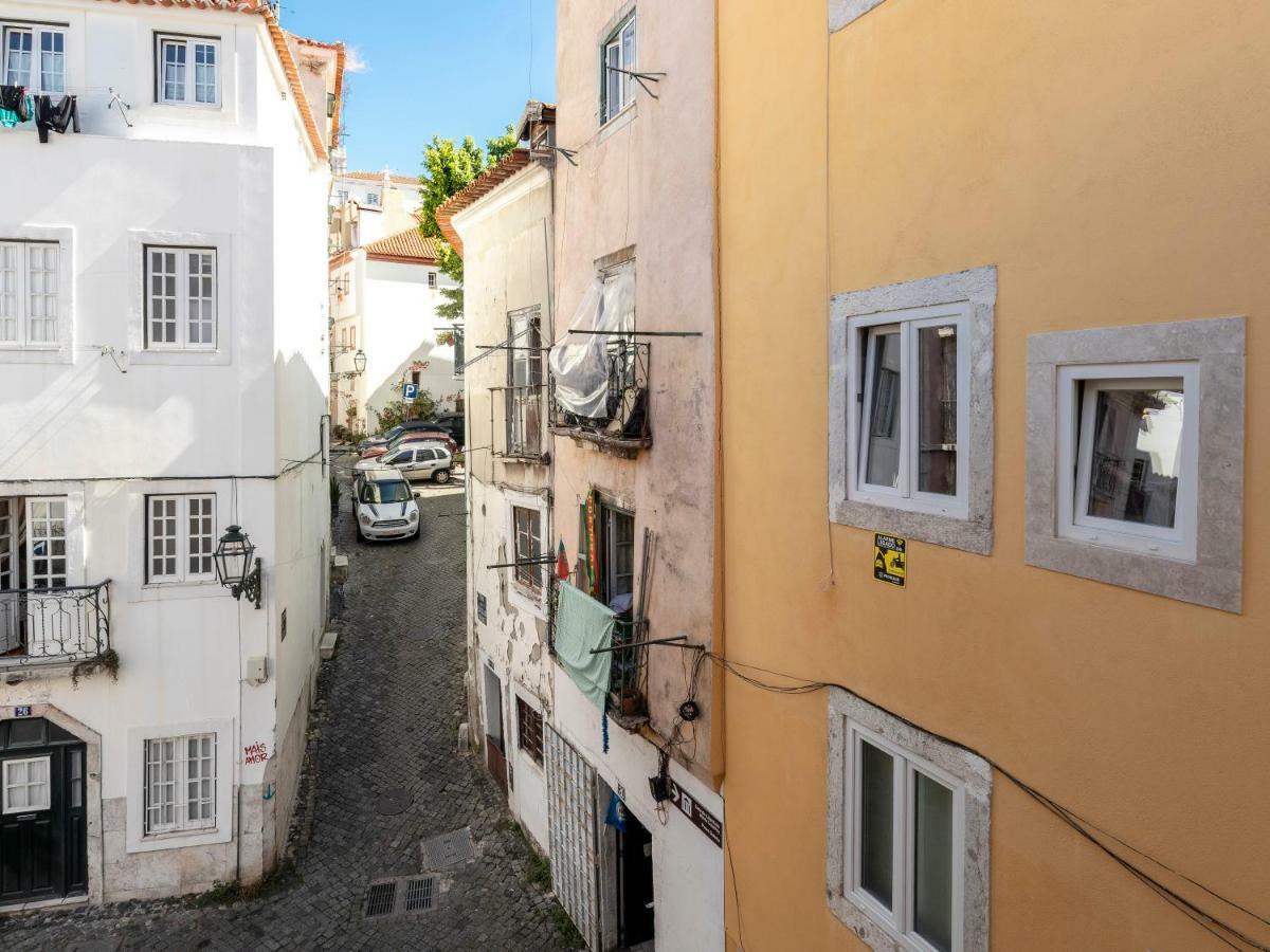 Lisbon Alfama Street View Apartment Luaran gambar